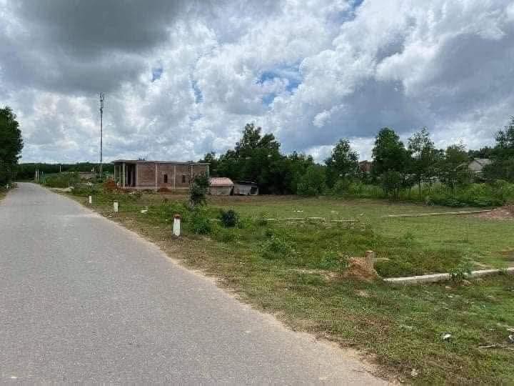 Đất đấu giá đường nhựa Cam Tuyền, Cam Lộ 450m² - Giá chỉ 4xx triệu VND