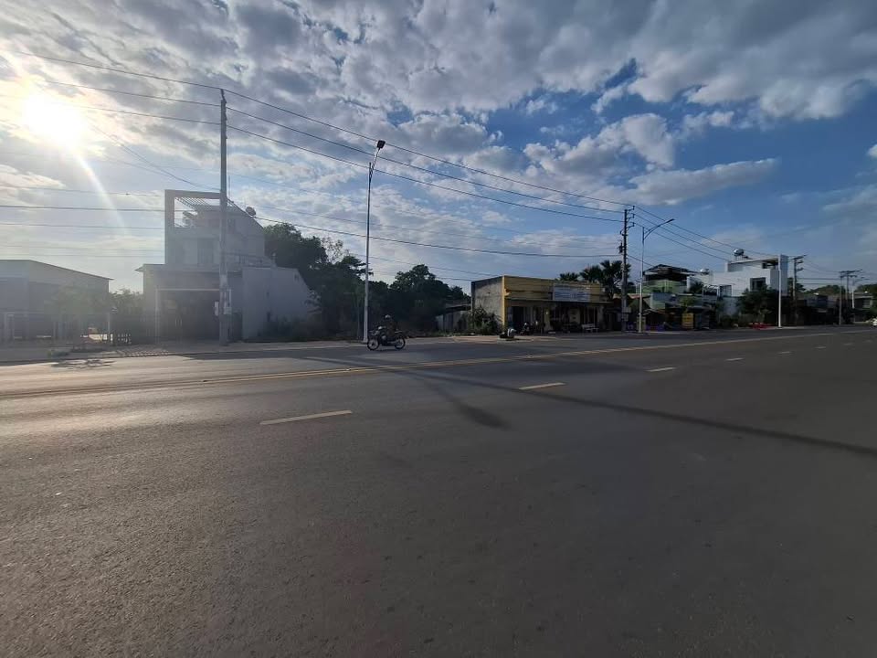 Đất nền Hòa Thành 200m² giá 44 tỷ - Vị trí đắc địa cho kinh doanh