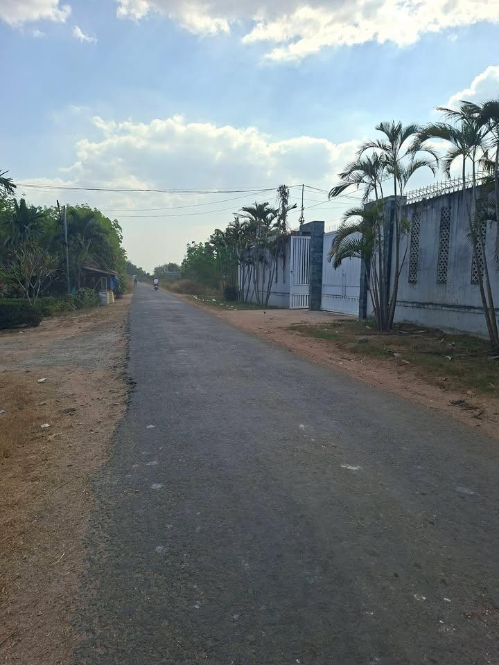 Đất nền mặt tiền đường nhựa xã Suối Ngô 467m² giá 699 triệu - Cơ hội đầu tư hấp dẫn!