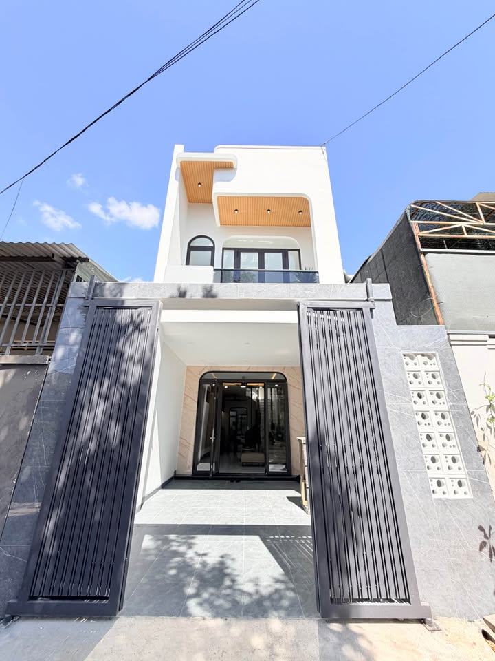 Nhà phố đường Phan Đình Phùng, Buôn Ma Thuột 84m² giá 4.35 tỷ - Nhà mới, đầy đủ nội thất!