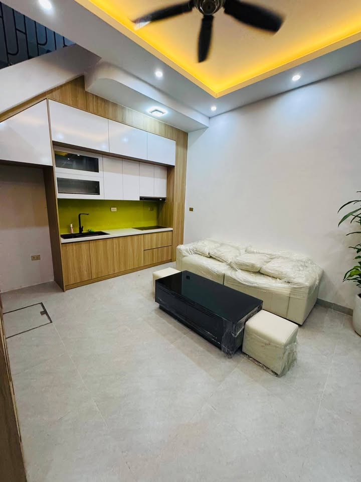 Nhà riêng 512 Hoàng Hoa Thám, Tây Hồ, 23m² giá 6.85 tỷ - Về ở ngay, nội thất đầy đủ!