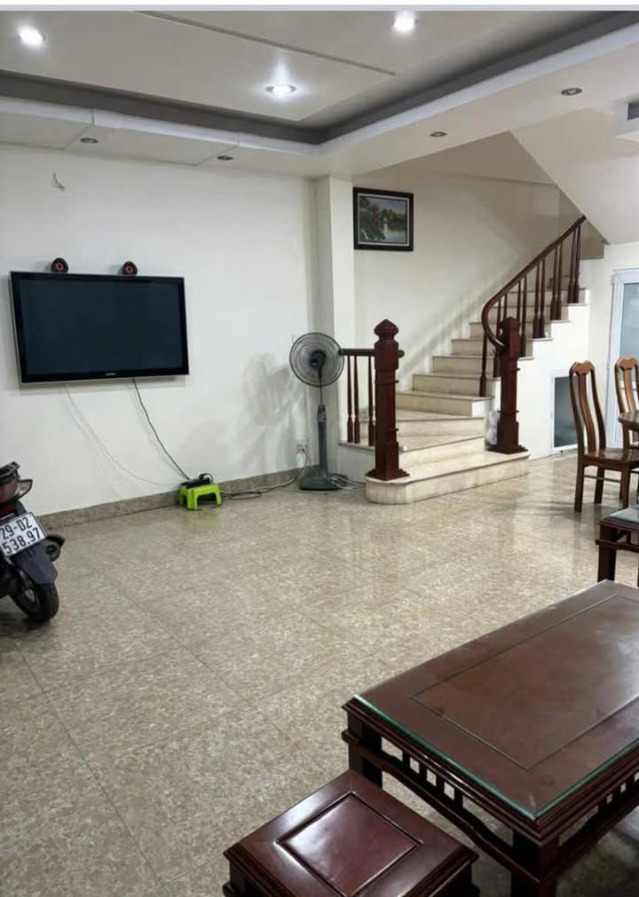 Nhà mặt ngõ Phương Mai Đống Đa 47m² giá 18.9 tỷ - Ô tô vào nhà, lô góc kinh doanh!