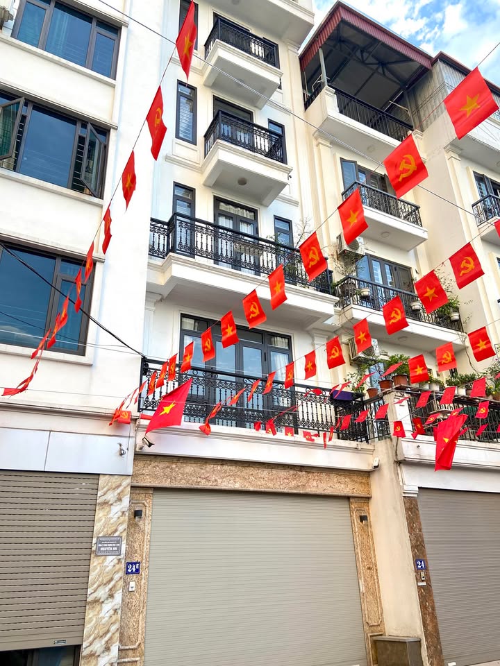 Nhà phố Đỗ Nhuận, Bắc Từ Liêm 38m² giá 8 tỷ - Sổ đỏ chính chủ!