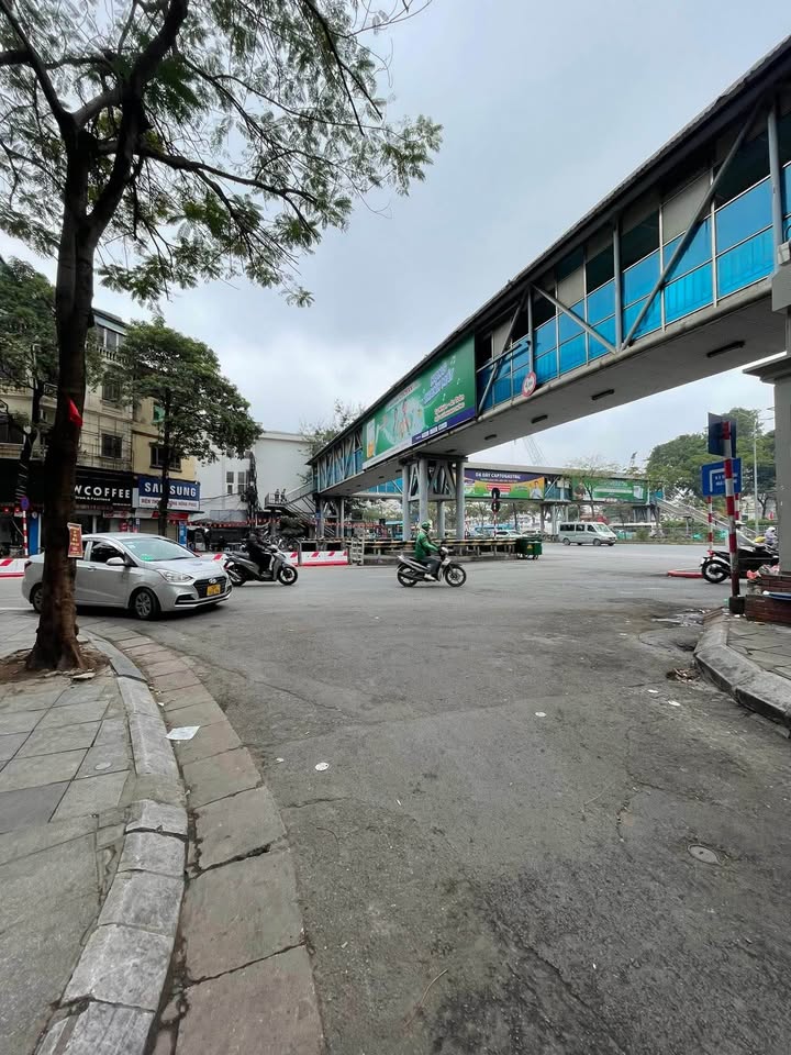 Bán gấp nhà mặt ngõ 266 Lê Thanh Nghị 20m² giá 7 tỷ - Kinh doanh sầm uất gần Bệnh viện Bạch Mai!