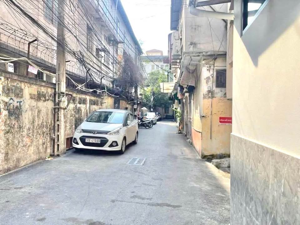 Nhà phố Đống Đa 27m² giá 9.5 tỷ - Ô tô tránh, pháp lý rõ ràng!