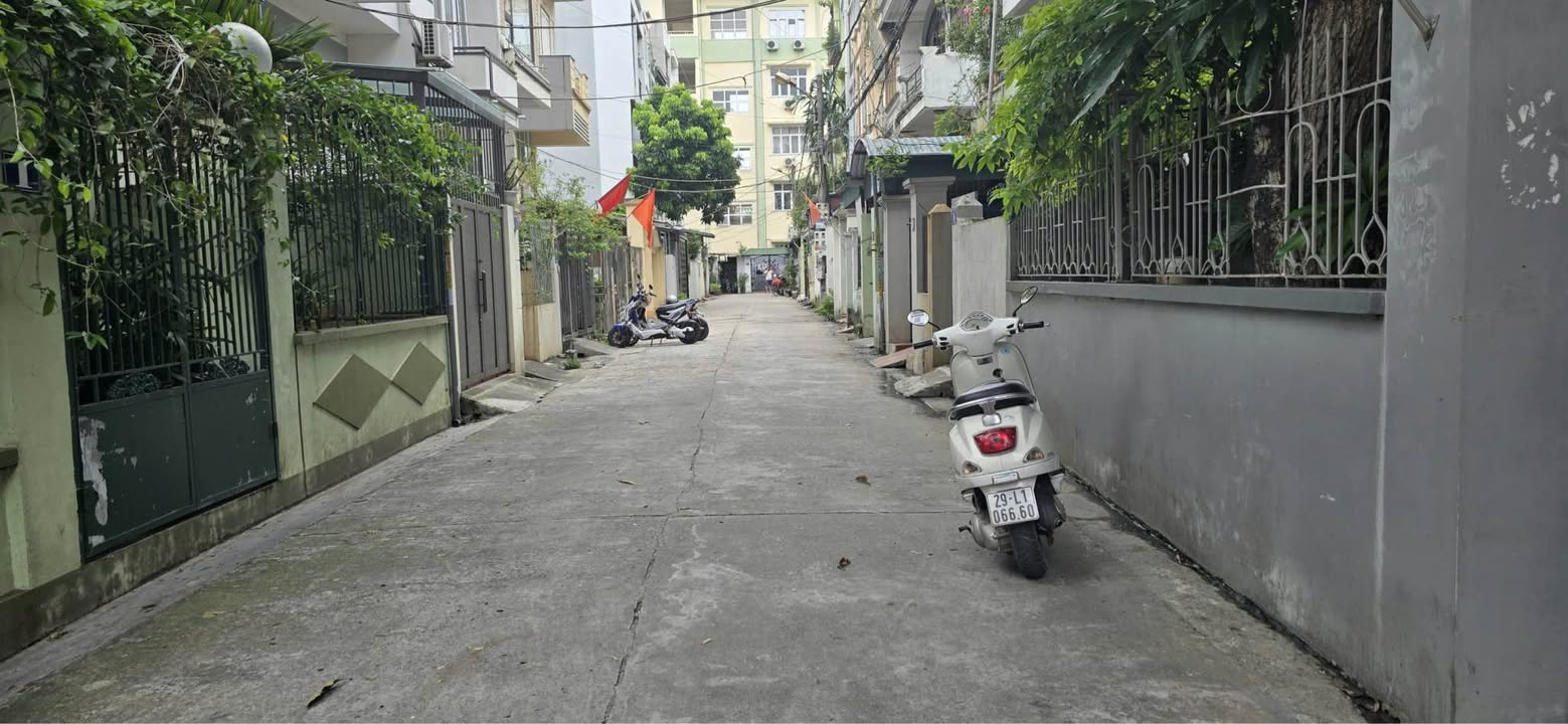 Nhà bán Hạ Long - Đường Nguyễn Văn Cừ 41m² giá 4 tỷ - Đầu tư sinh lời ngay!