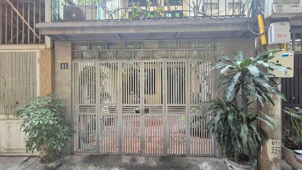 Bán nhà mặt ngõ Giải Phóng 72m² giá 22.8 tỷ - Kinh doanh thuận lợi!