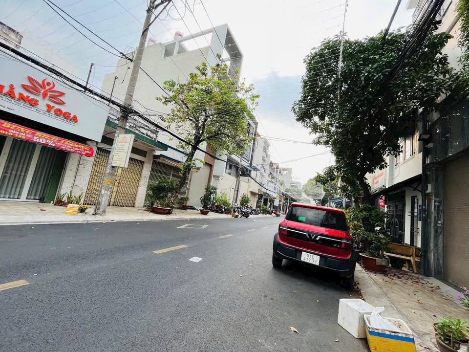 Nhà mặt tiền đường Tự Do, Tân Phú 82m² giá 10.8 tỷ - Vị trí đẹp, kinh doanh thuận lợi!