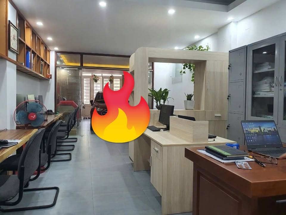 Nhà mặt tiền Núi Thành, Hải Châu 70m² giá 12 tỷ - Bán gấp, ô tô trong nhà!