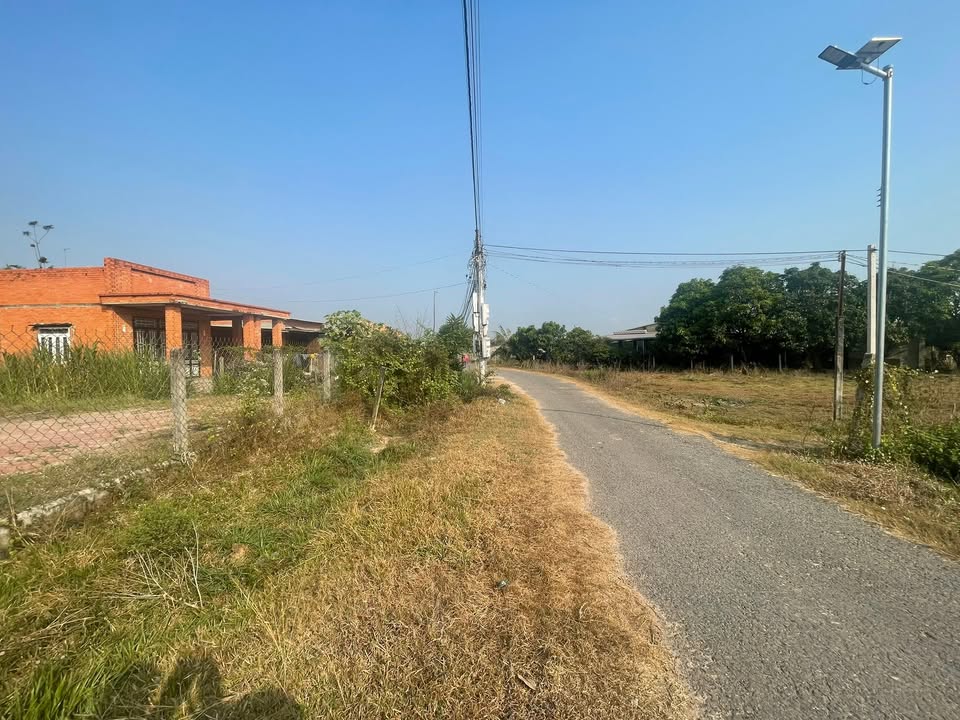 Đất lô góc Ấp 4, Xã Truông Mít 266.5m² giá 900 triệu - Sổ hồng chính chủ!