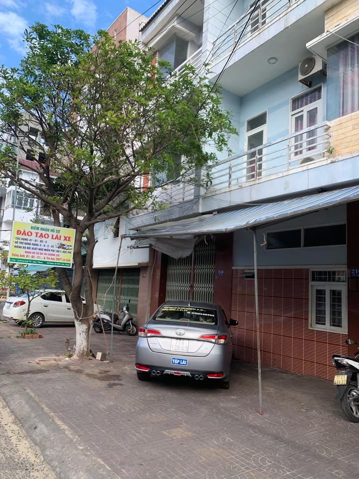 Nhà mặt tiền cho thuê tại hồ sinh thái Hoàng Anh Gia Lai - Khu sầm uất, thuận lợi kinh doanh