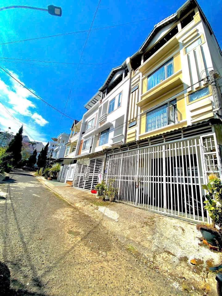 Nhà phố KQH Nguyễn Trung Trực Đà Lạt 94.6m² giá 7.35 tỷ - Vị trí trung tâm hiếm có!