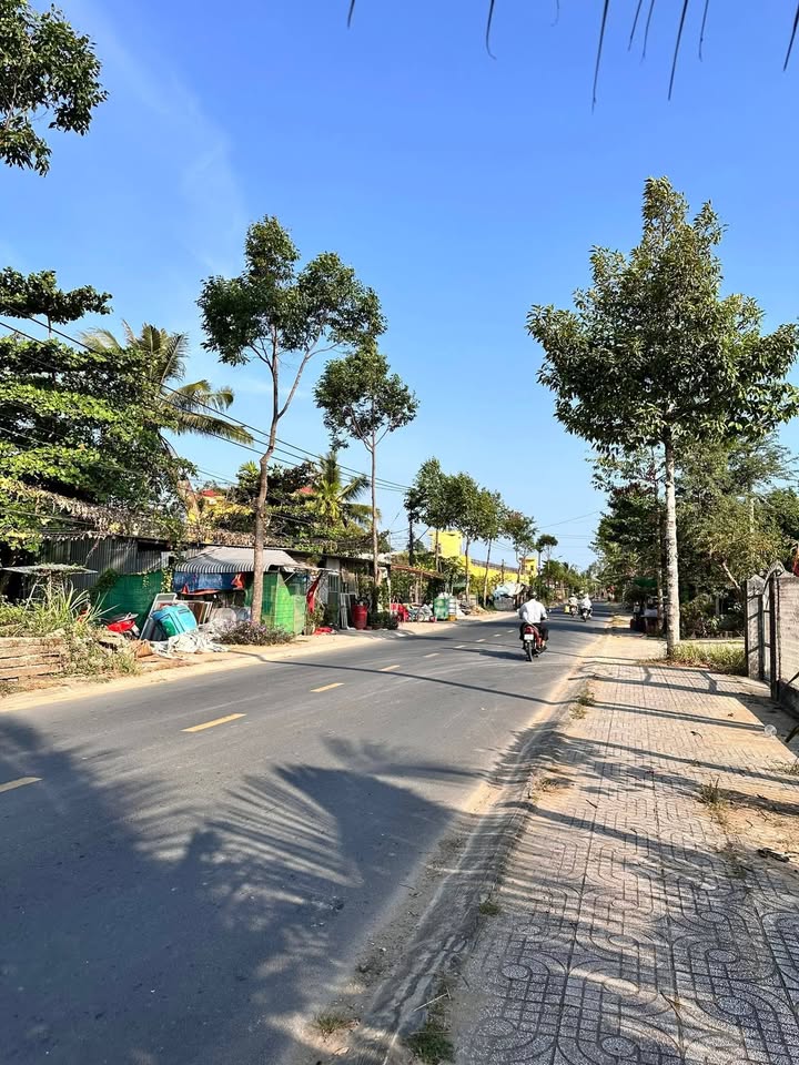 Đất nền biệt thự - kho xưởng mặt tiền đường Đồng Khởi, Trà Vinh 2584m² giá 11 tỷ - Đầu tư ngay!