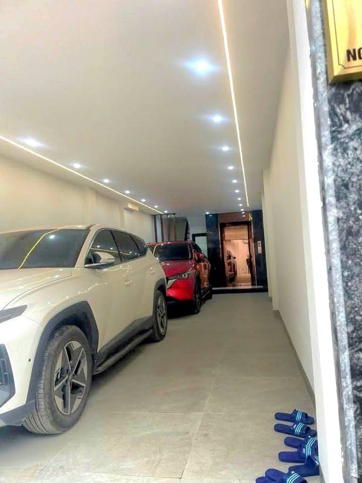 Nhà 6 tầng thang máy Phường Long Biên 60m² giá 100 tỷ - Thiết kế hiện đại, sẵn sàng ở!