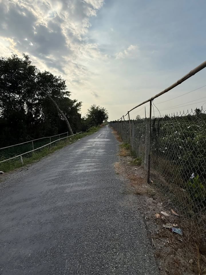 Đất nền mặt tiền đường nhựa xã Hội An Đông 320m² giá 880 triệu - Sổ hồng chính chủ!