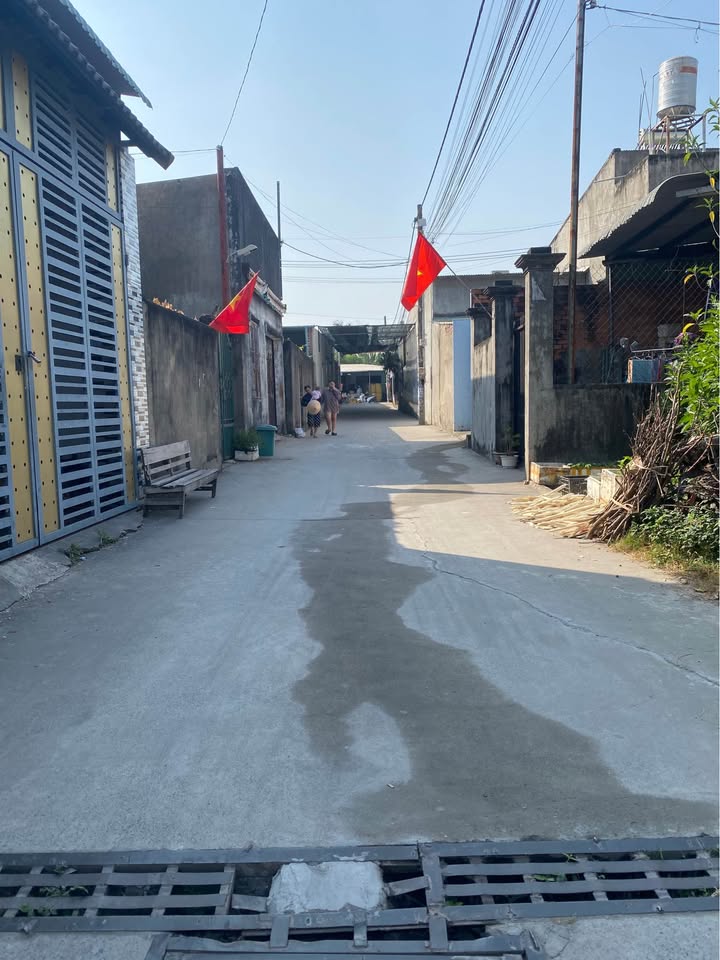 Nhà phố 2 tầng Kp4, Trảng Dài 100m² chỉ 1.75 tỷ - Đúc kiên cố, vào ở ngay!