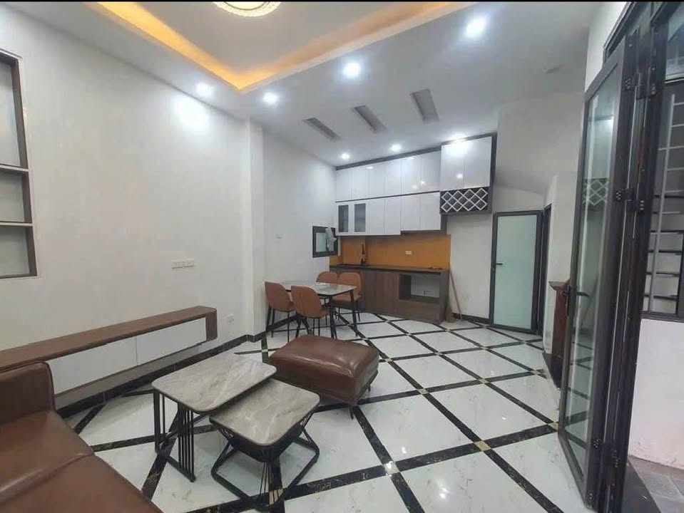 Nhà riêng Đại La, Quận Hai Bà Trưng 41m² giá 7 tỷ - Thiết kế tiện nghi, sân riêng