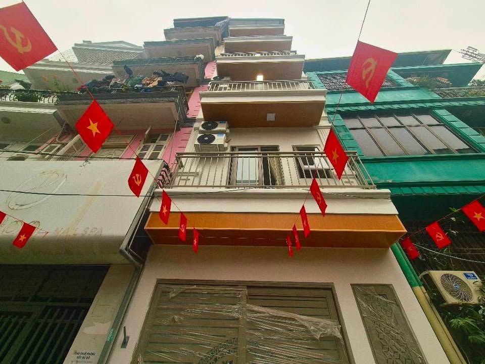 Căn hộ dịch vụ tại Hoàng Hoa Thám, 60m², 6 tầng - Đầu tư sinh lời 720 triệu/năm!