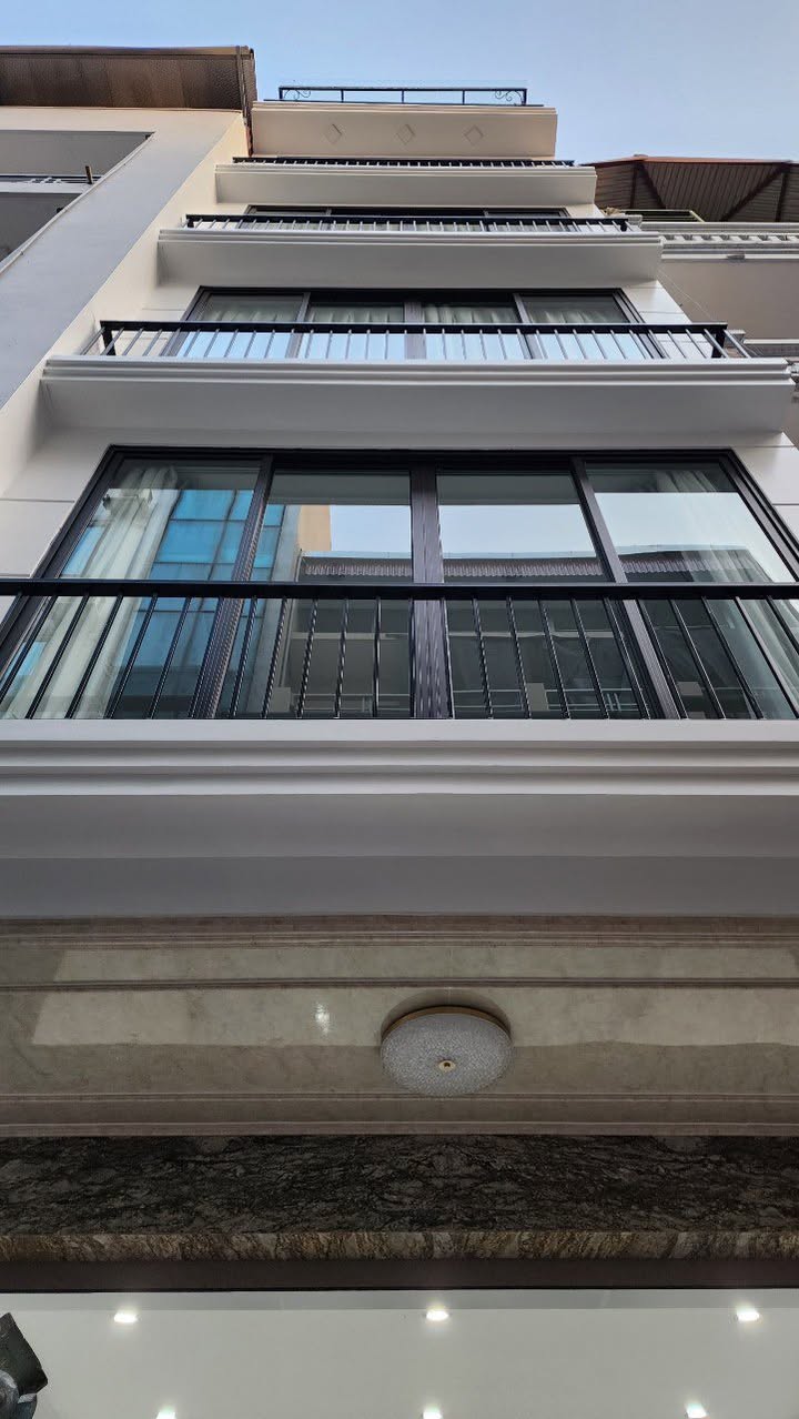 Nhà phố Cầu Giấy 34m² giá 18 tỷ - Kinh doanh văn phòng đỉnh cao!