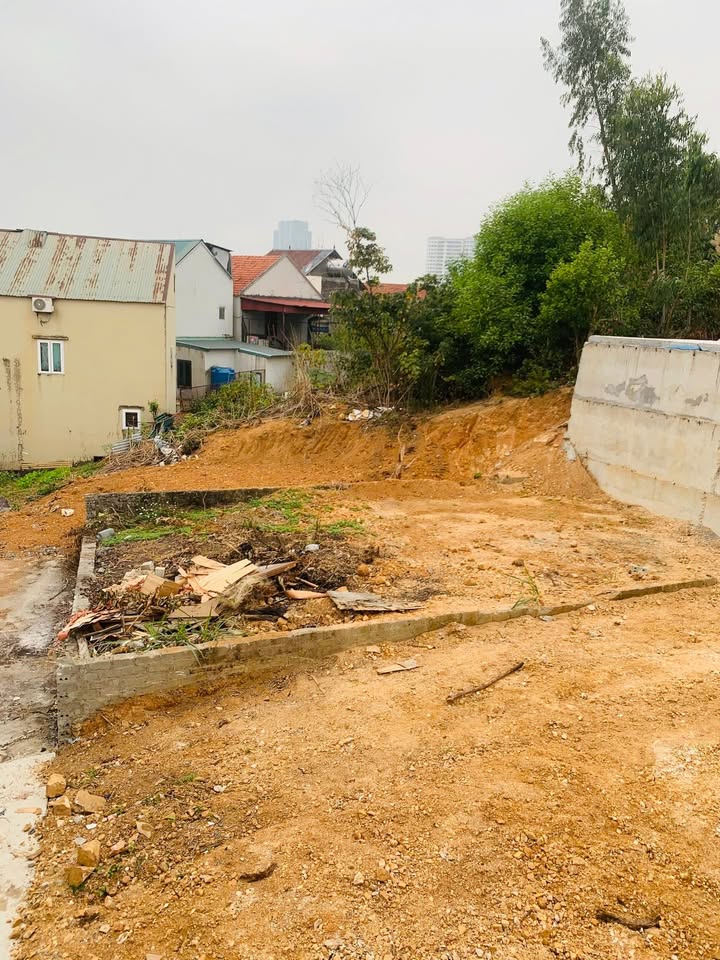 Đất nền ô góc 2 mặt tiền tại Hùng Thắng, Hạ Long 104m² - Giá chỉ 2 tỷ!