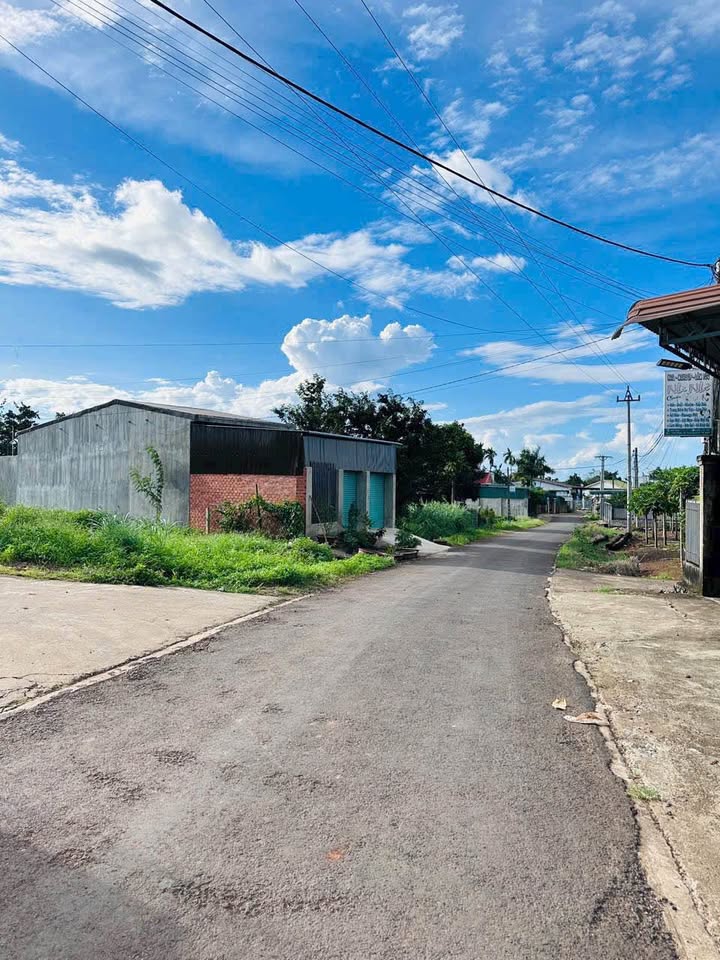 Đất 2 mặt tiền hẻm cấp 1 Đường nhựa QLO 14, Phường Đoàn Kết, 125m² chỉ 980 triệu - Cơ hội vàng đầu tư!