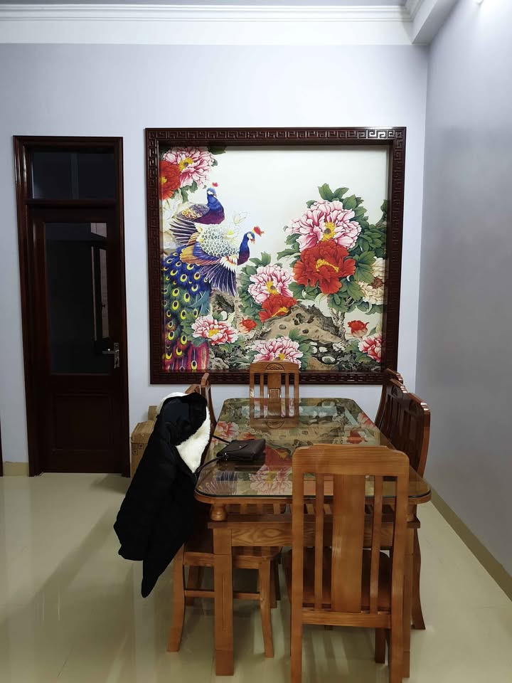 Bán nhà 3 tầng mặt đường Nguyễn Khánh Toàn, Nam Định, diện tích 80m² - Sổ đỏ chính chủ sẵn sàng giao dịch!