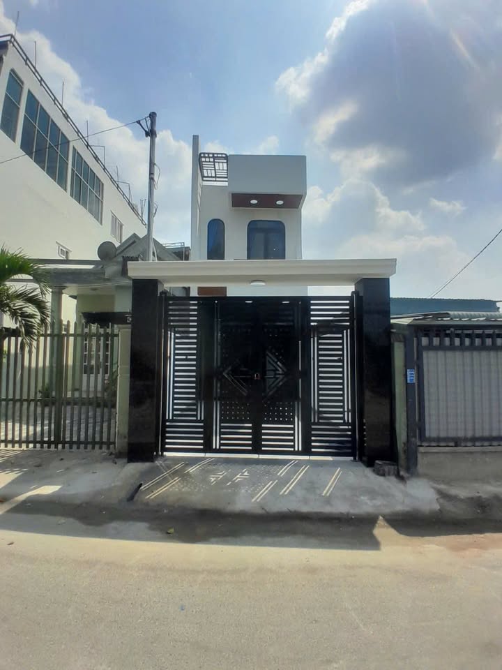 Nhà trệt lầu Hẻm 147 NTMK, Phú Hòa, 85m² giá 3.8 tỷ - Thiết kế hiện đại, full nội thất!