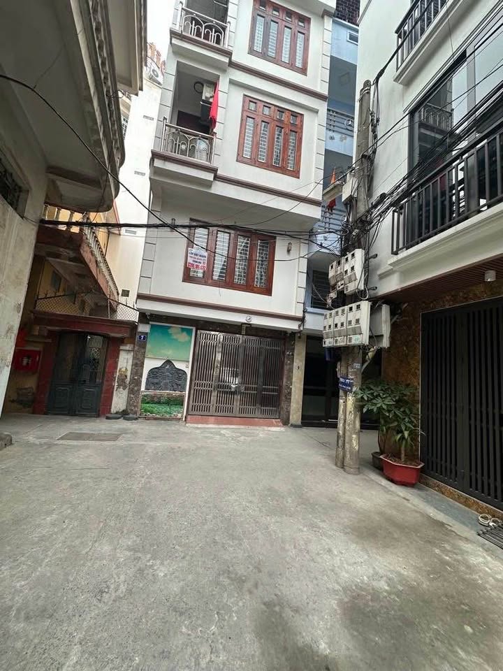 Nhà phố Phú Viên, Long Biên 48m² giá 8 tỷ - Ô tô vào tận nhà!