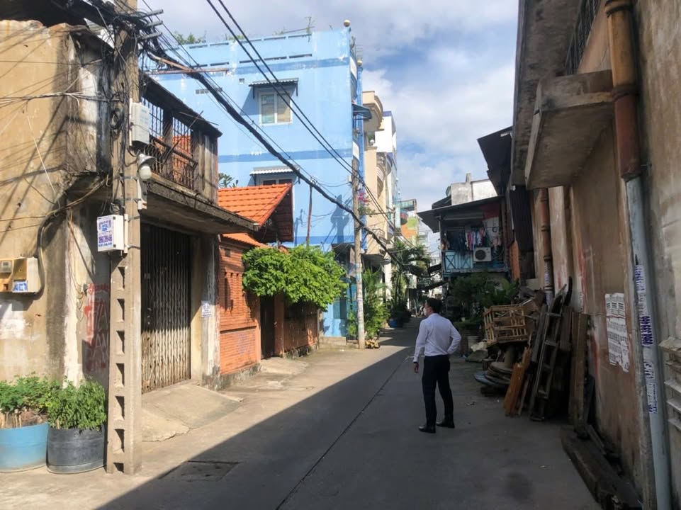 Nhà cấp 4 Lạc Long Quân, 109m² giá 11.5 tỷ - Cơ hội đầu tư hấp dẫn!