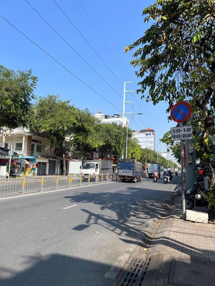 Nhà mặt tiền Minh Phụng, Phường 10, Quận 11, 52m² - Kinh doanh sầm uất!