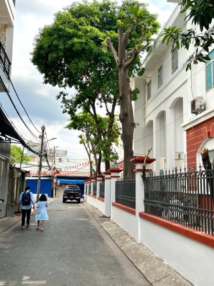 Nhà 2 tầng đường Lê Quang Sung, Quận 6, 111m² giá 12 tỷ - Cơ hội đầu tư sinh lời!