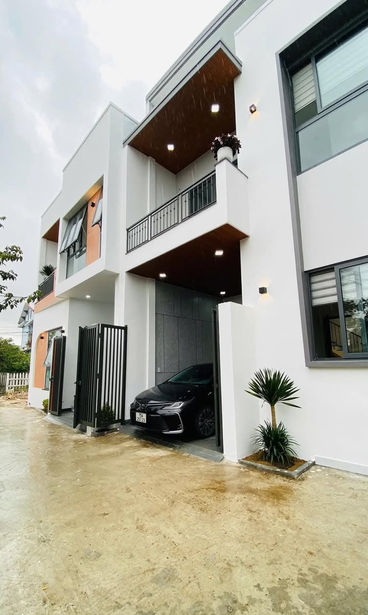 Nhà 2 tầng Đường Lại Thế, Phú Thượng 70m² giá 3.08 tỷ - Chính chủ bán gấp!