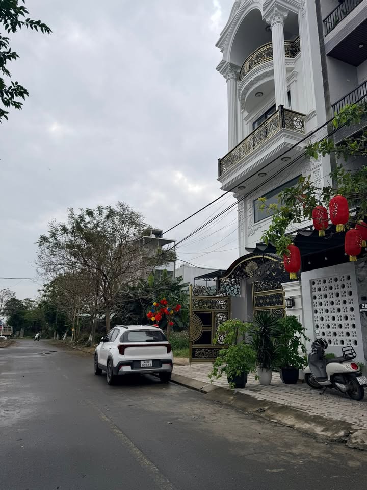 Nhà C4 Hòa Phú 5, 80m² giá 5.5 tỷ - Chính chủ bán gấp!