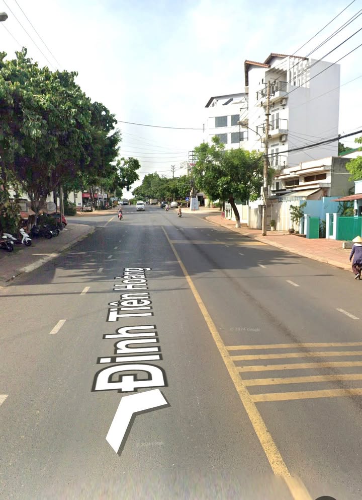 Nhà mặt tiền Đinh Tiên Hoàng, Buôn Ma Thuột 42m² - Sổ hồng chính chủ, giá tốt!