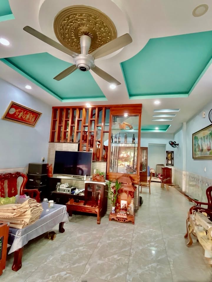 Nhà phố KDC Thắng Lợi Dĩ An 83m² giá 5.45 tỷ - Gần chợ và bến xe!