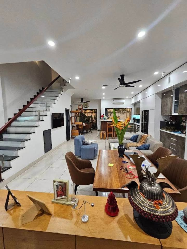 Nhà phố 4 tầng khu dân cư Intresco Bình Hưng 140m² giá 15.5 tỷ - Vị trí đắc địa!