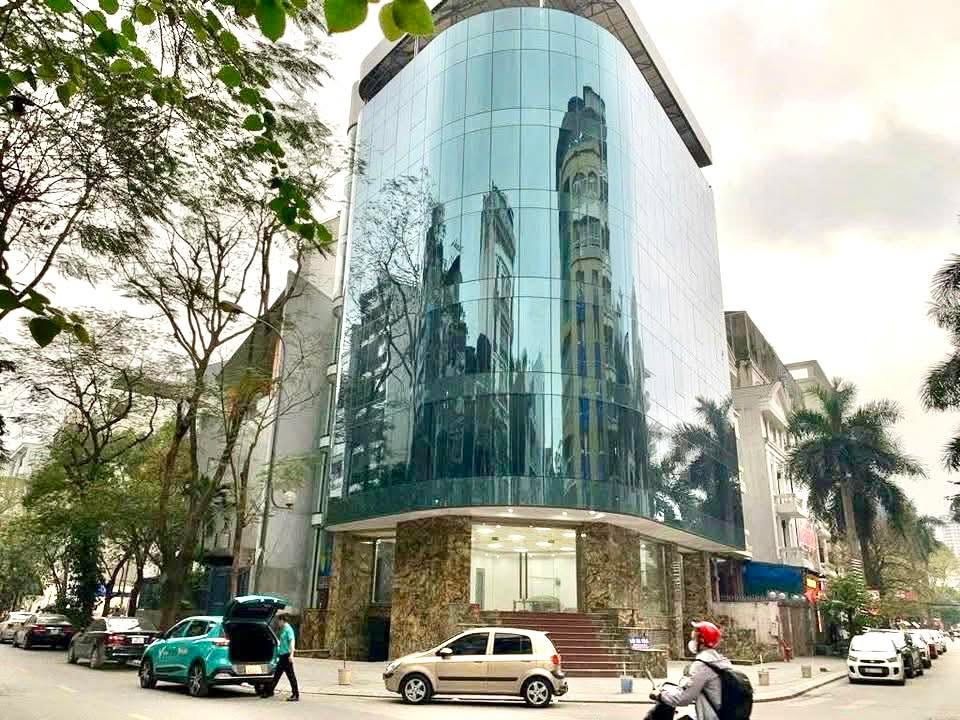 FrontHouse Trần Thái Tông Quận Cầu Giấy 340m² giá Thỏa thuận - Kinh doanh sầm uất!