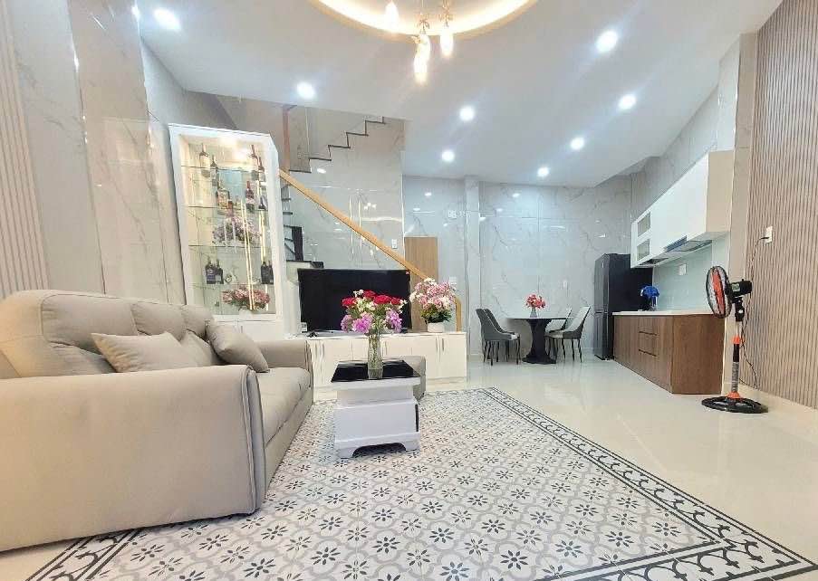 Nhà phố Lê Quang Định, Bình Thạnh, 40m², giá chỉ 8.7 tỷ - Dọn vào ở ngay!