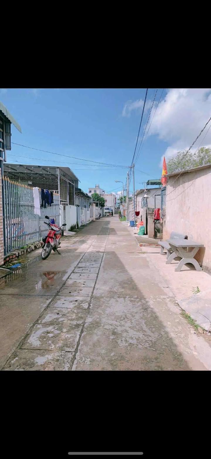 Nhà phố chính chủ tại Phước Tỉnh, 140m² giá 1.45 tỷ - Sẵn sàng vào ở!