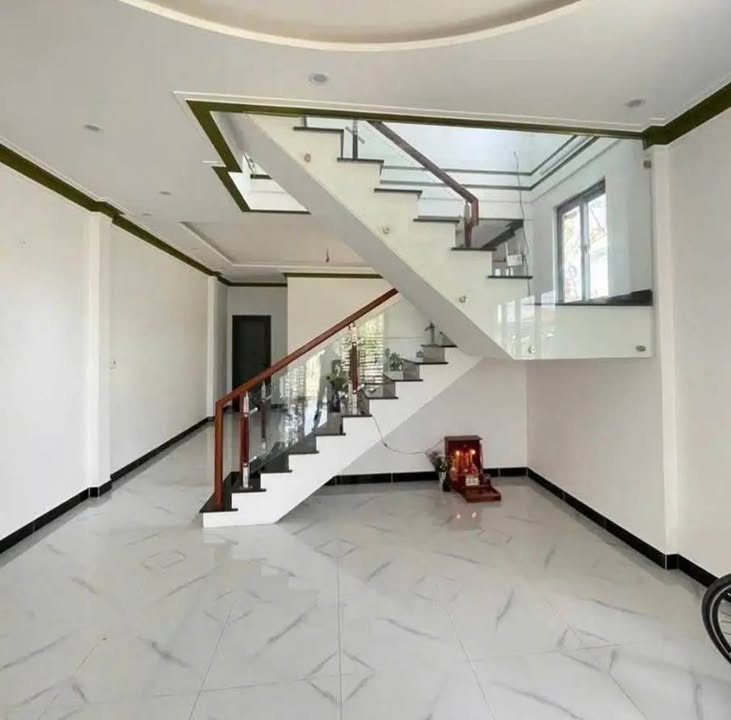 Nhà đẹp 1 lầu tại Lạc Long Quân, Bảo Lộc, 1116m² - Giá chỉ 3.425 tỷ!