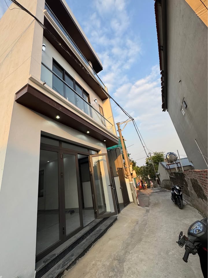 Nhà 3 tầng Phường Bãi Cháy 66m² giá 2.85 tỷ - Chính chủ bán gấp!