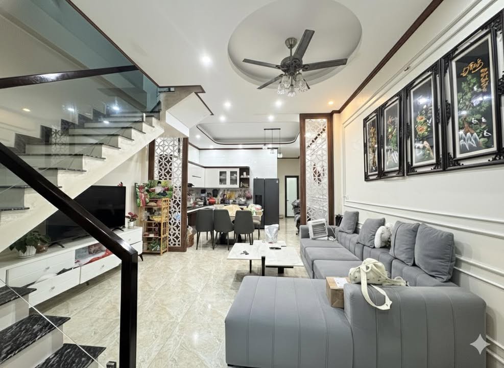 Nhà 2 tầng Phường Đông Kinh Lạng Sơn 73m² giá 2 tỷ - An cư lý tưởng!