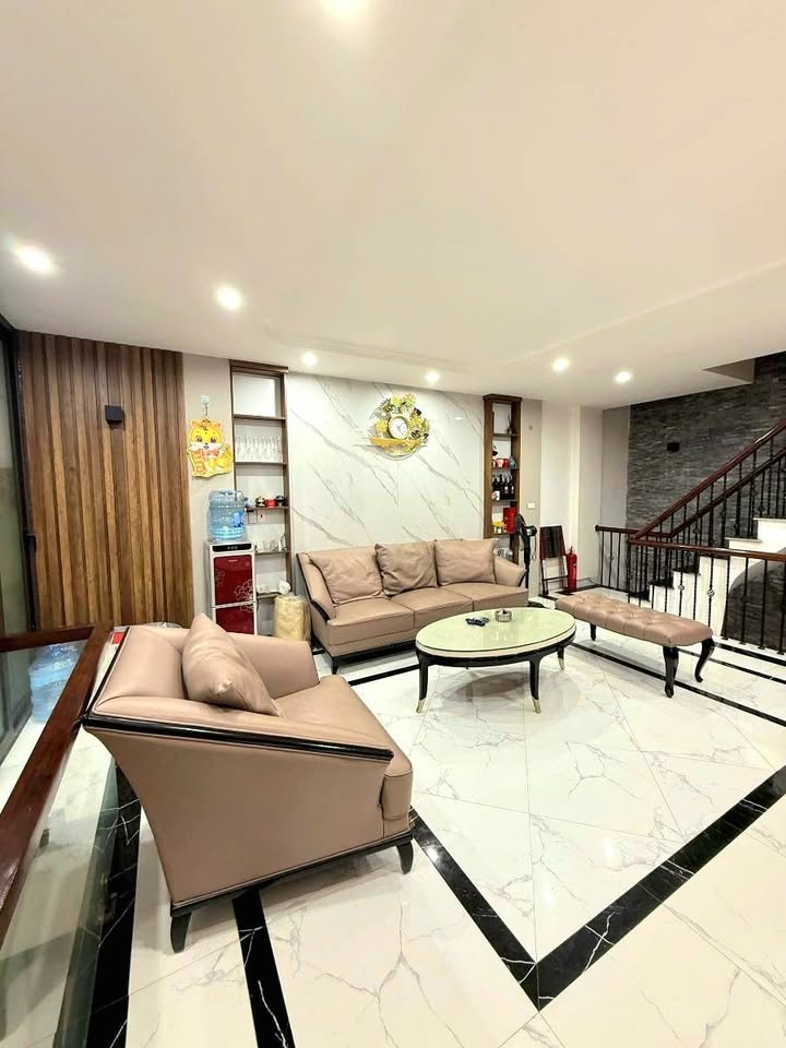 Nhà mới 6 tầng Đông Tác Đống Đa 40m² giá 13.1 tỷ - Khu vực hiếm nhà bán!