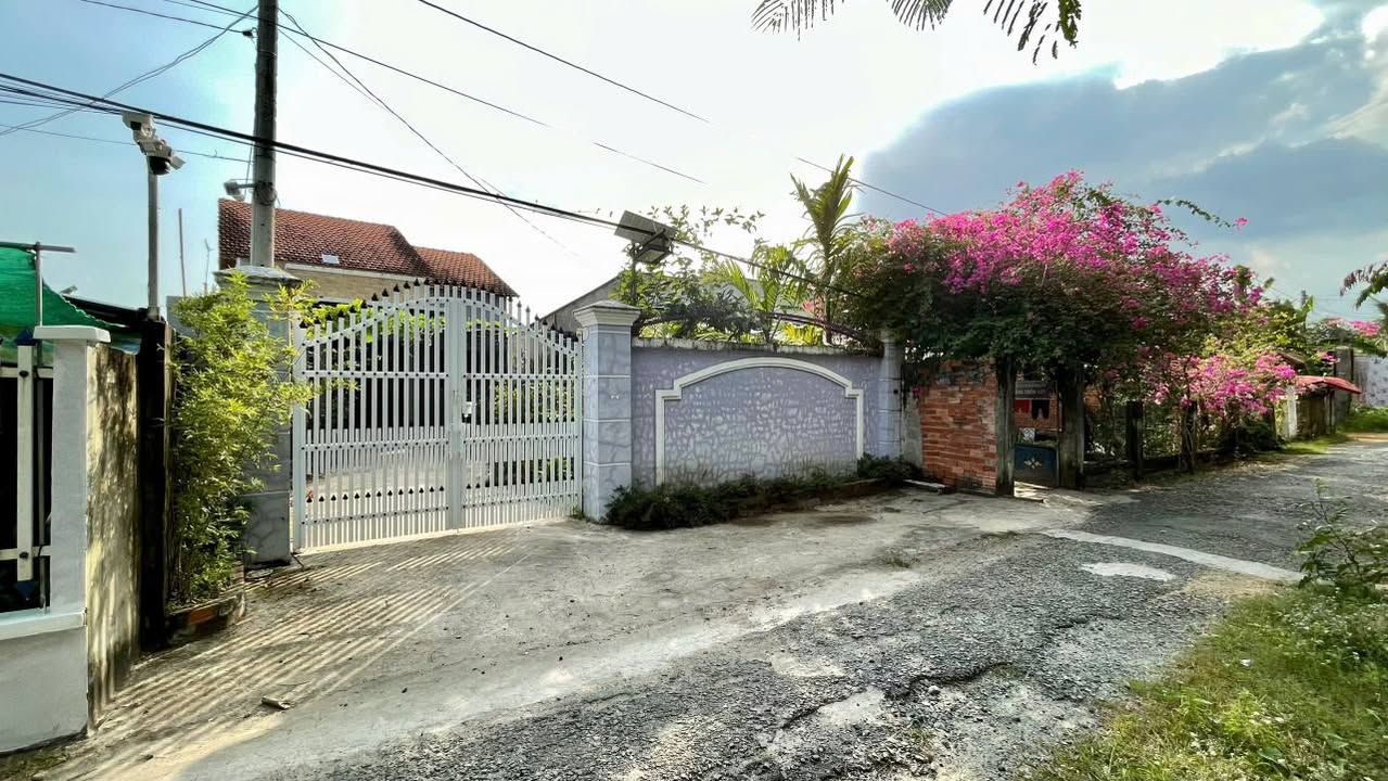 Nhà đẹp tại Xã Vị Trung 288m² giá 1.19 tỷ - Sân vườn thơ mộng!