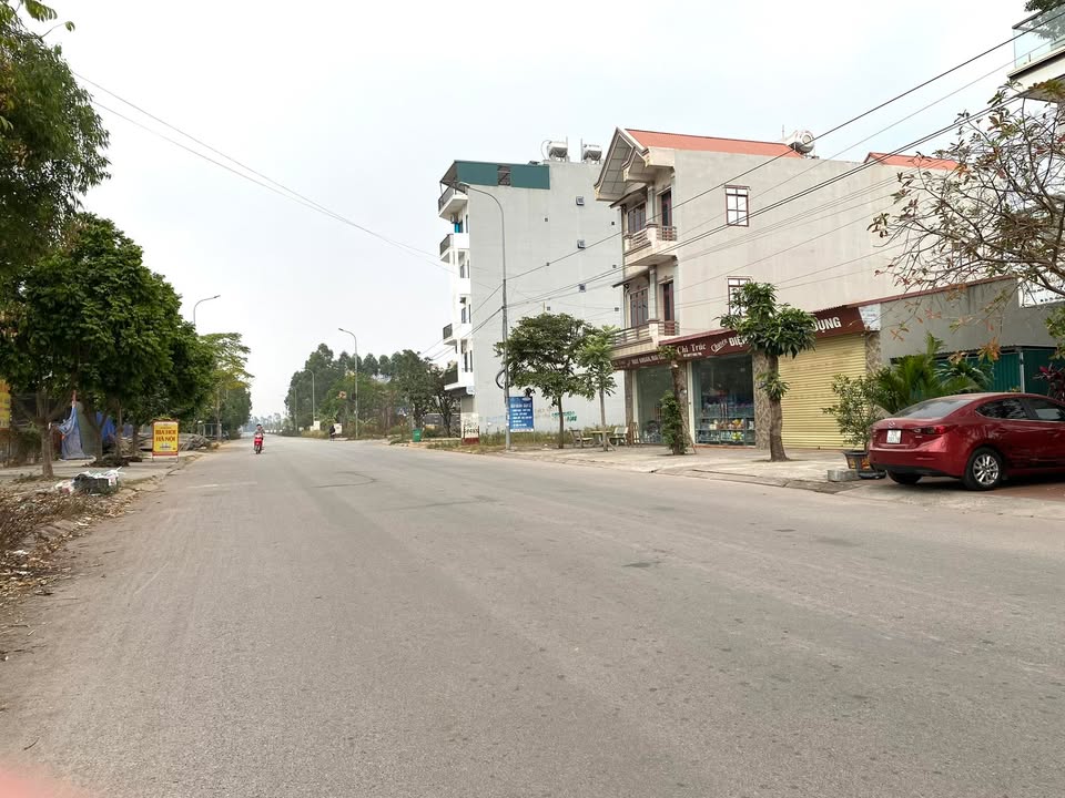 Đất Làn 1 Song Khê - Bắc Giang 80m² giá 3 tỷ - Kinh doanh sầm uất!