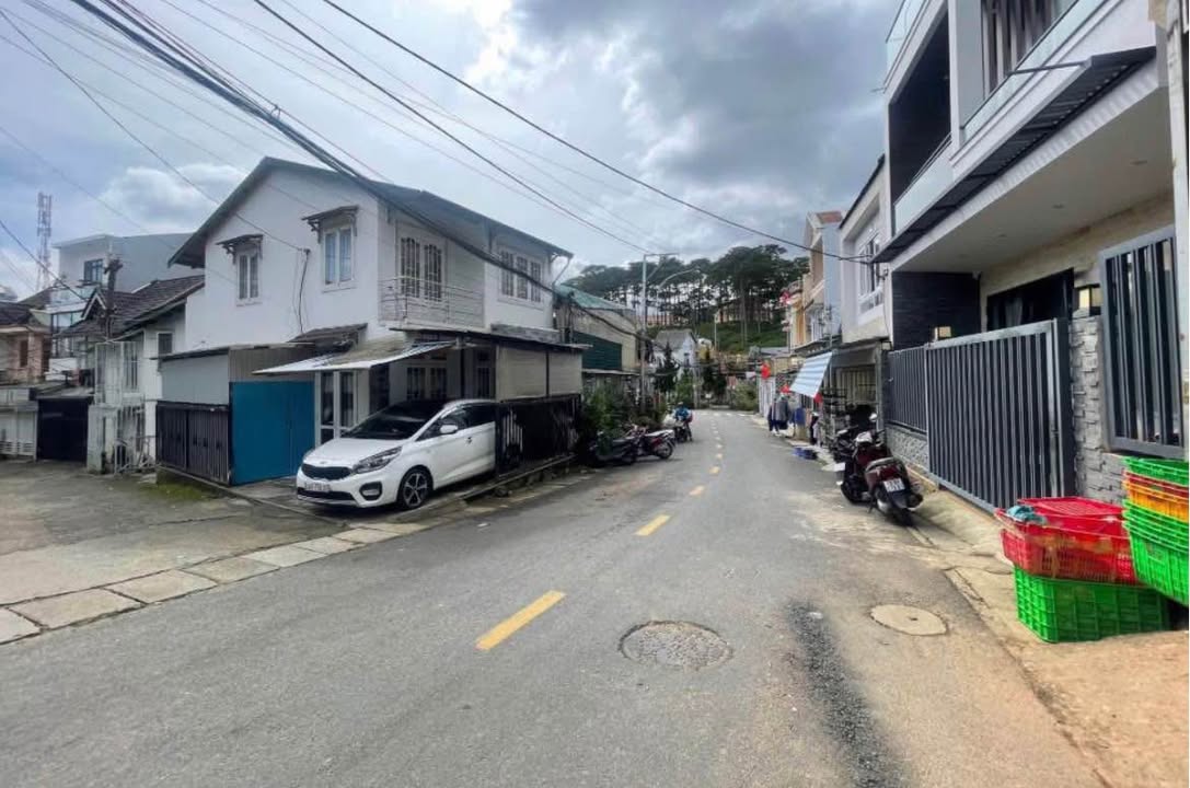 Nhà cấp 4 + Đất nền Đà Lạt 100m² giá 6.5 tỷ - Đầu tư sinh lời ngay!