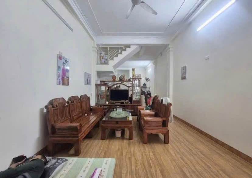 Nhà 2,5 tầng Phú Sơn 73m² giá 2.5 tỷ - Sẵn sàng vào ở ngay!