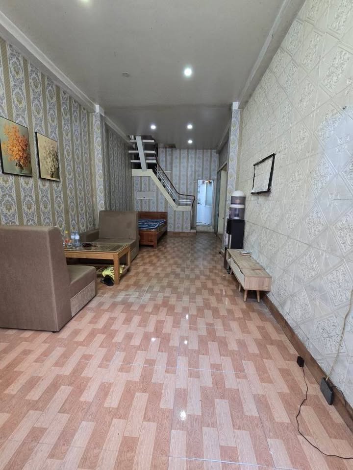 Nhà mặt ngõ Phố Điện Biên Phủ, 36m², giá 2.35 tỷ - Sổ đỏ chính chủ!