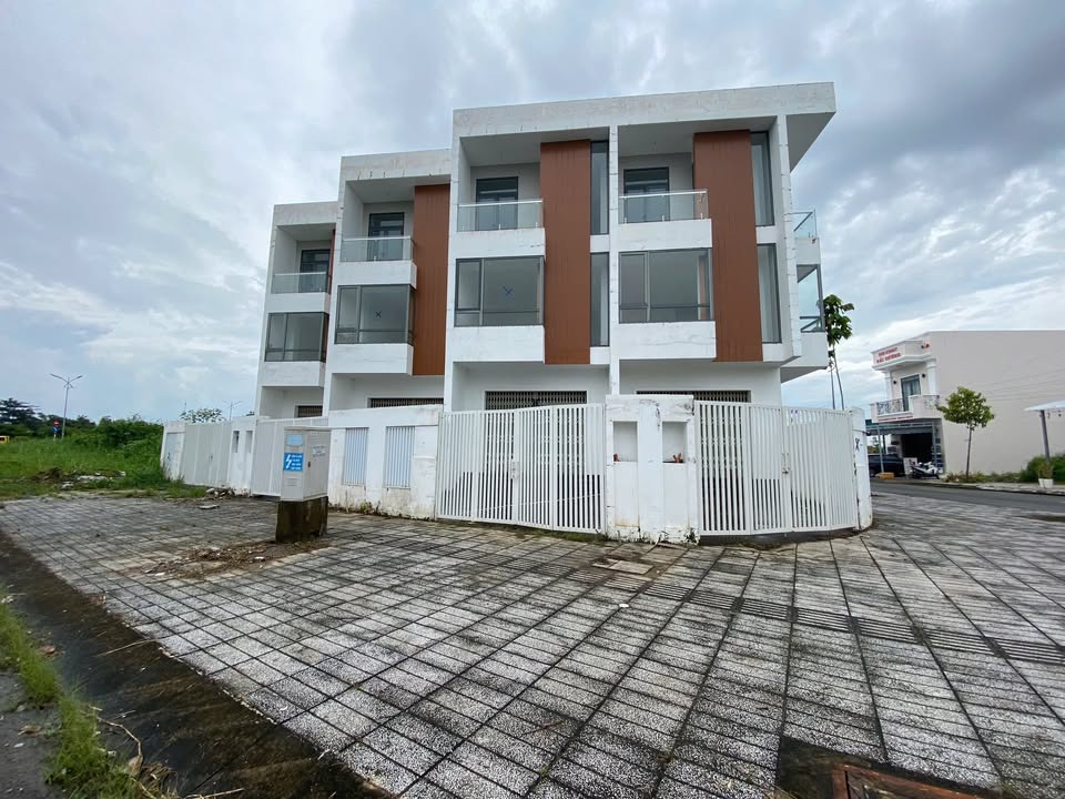 Townhouse KĐT Tây Bắc Rạch Giá 130m² giá 3 tỷ - Đầu tư sinh lời ngay!