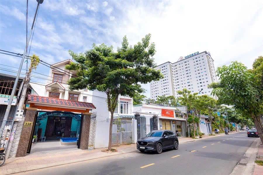 Biệt thự góc 2 mặt tiền Nguyễn Thị Minh Khai 242m² giá 30 tỷ - Khu biệt thự cao cấp!